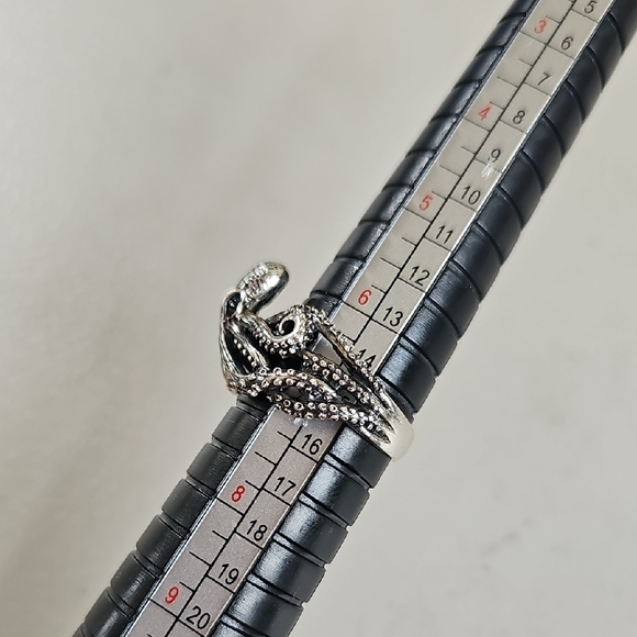 Sterling Silver 925 Octopus Sea Creature Ring - Size 7 - Picture 8 of 10